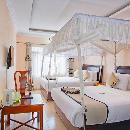Chambai Hotel Naivasha Exterior photo